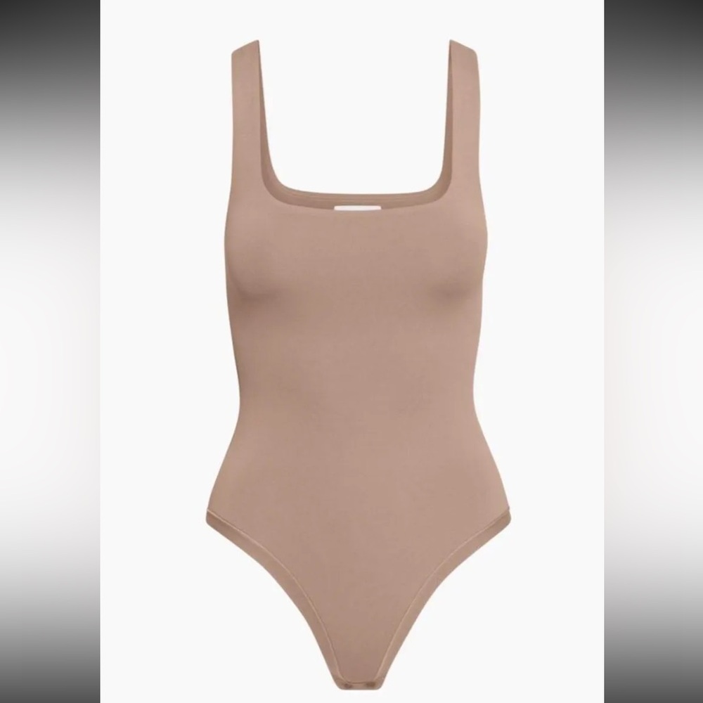 ARITZIA BABATON ORIGINAL CONTOUR SQUARENECK BODYSUIT BROWN- XS